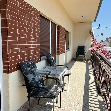 Lyra بيت للعطل تروغير