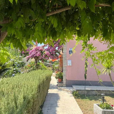 Lyra Holiday home *